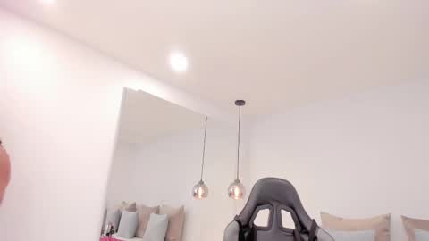 dolly walker online show from February 25, 2025, 5:19 am