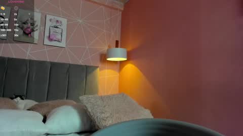 Snapshot of dolly_zoe chatting on December 23, 2024, 5:06 am Call me Zoe online show from December 23, 2024, 5:06 am