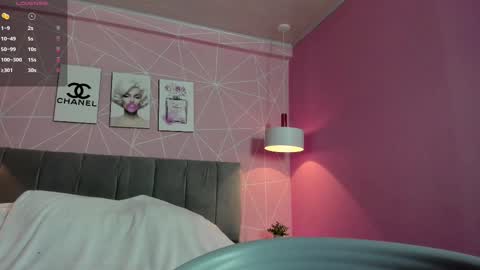 Snapshot of dolly_zoe chatting on March 12, 2025, 5:57 am Call me Zoe online show from March 12, 2025, 5:57 am