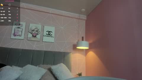 Call me Zoe  online show from October 21, 2025, 10:32 pm