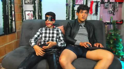 Snapshot of dom2travelers_sm chatting on December 9, 2024, 3:22 pm Diego Castell online show from December 9, 2024, 3:22 pm