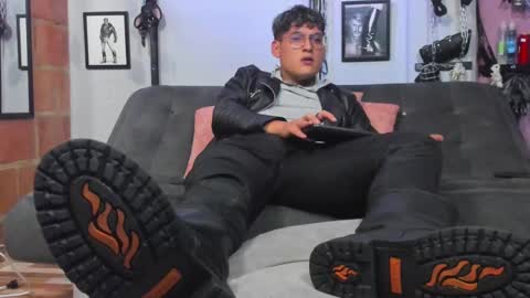 Snapshot of dom2travelers_sm chatting on February 16, 2025, 10:21 pm Diego Castell online show from February 16, 2025, 10:21 pm