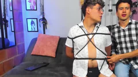 Snapshot of dom2travelers_sm chatting on February 25, 2025, 2:44 pm Diego Castell online show from February 25, 2025, 2:44 pm