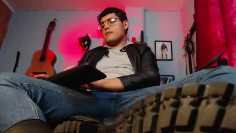 Snapshot of dom2travelers_sm chatting on September 18, 2025, 9:28 pm Diego Castell online show from September 18, 2025, 9:28 pm