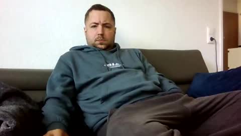 Snapshot of dombio_12 chatting on April 4, 2026, 9:18 am dombio_12 online show from April 4, 2026, 9:18 am