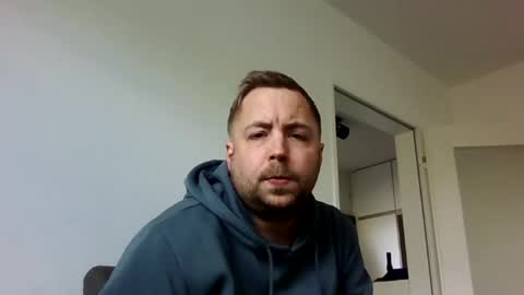 Snapshot of dombio_12 chatting on April 5, 2026, 1:30 pm dombio_12 online show from April 5, 2026, 1:30 pm
