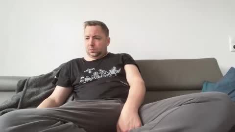 Snapshot of dombio_12 chatting on April 12, 2026, 11:04 am dombio_12 online show from April 12, 2026, 11:04 am