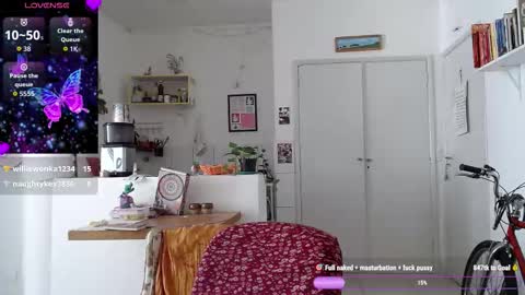 Snapshot of domenica_dos_ouros chatting on January 14, 2026, 1:50 pm sweet domme online show from January 14, 2026, 1:50 pm