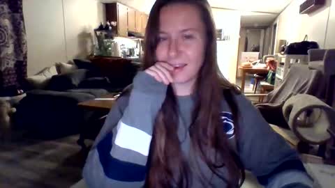Snapshot of domimommi chatting on June 10, 2026, 4:01 am Mia K. online show from June 10, 2026, 4:01 am