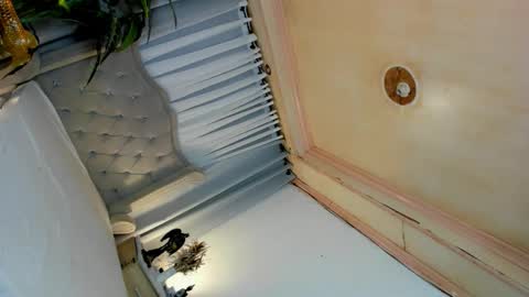 CALL ME BABY BELLA online show from September 24, 2025, 7:17 pm