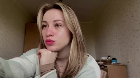 Mia online show from May 8, 2026, 7:36 am