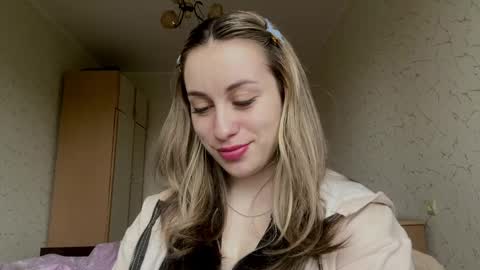 Mia online show from May 13, 2026, 7:28 am
