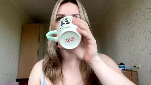 Mia online show from May 28, 2026, 7:16 am