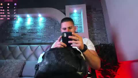Snapshot of dominic_de_luca chatting on October 8, 2025, 3:59 am dominic de luca online show from October 8, 2025, 3:59 am