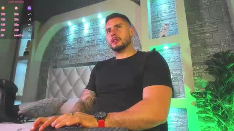 Snapshot of dominic_de_luca chatting on October 13, 2025, 12:32 am dominic de luca online show from October 13, 2025, 12:32 am