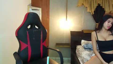 Snapshot of dominic_smith_ chatting on July 13, 2026, 9:34 am dominic_smith_ online show from July 13, 2026, 9:34 am