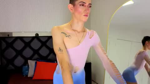 Dominic online show from October 7, 2025, 2:58 pm