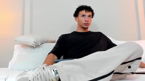 Snapshot of dominick_star chatting on December 17, 2024, 3:39 am Dominick Star online show from December 17, 2024, 3:39 am