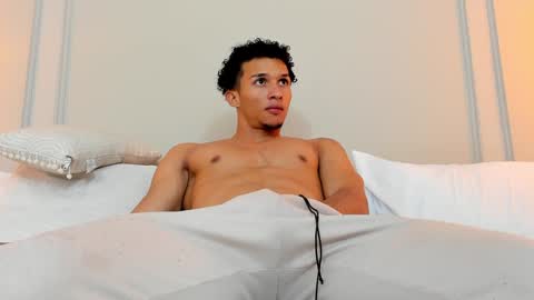 Snapshot of dominick_star chatting on December 17, 2024, 9:50 am Dominick Star online show from December 17, 2024, 9:50 am