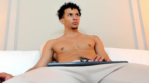 Snapshot of dominick_star chatting on December 21, 2024, 9:44 am Dominick Star online show from December 21, 2024, 9:44 am