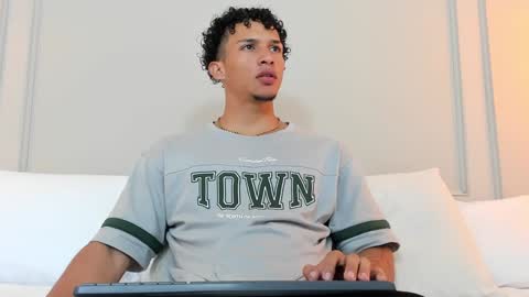 Snapshot of dominick_star chatting on December 29, 2024, 3:33 am Dominick Star online show from December 29, 2024, 3:33 am