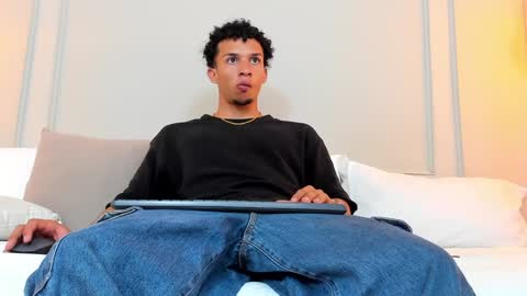 Snapshot of dominick_star chatting on January 6, 2025, 3:42 am Dominick Star online show from January 6, 2025, 3:42 am