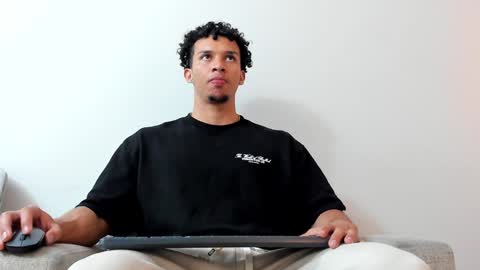 Snapshot of dominick_star chatting on January 21, 2025, 3:04 am Dominick Star online show from January 21, 2025, 3:04 am