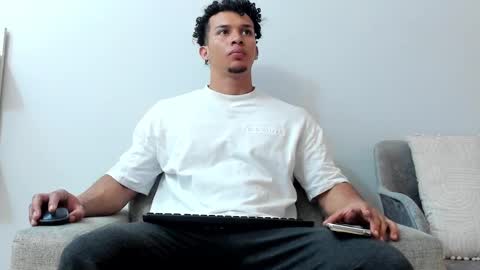 Snapshot of dominick_star chatting on February 4, 2025, 3:11 am Dominick Star online show from February 4, 2025, 3:11 am