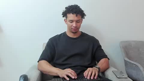 Snapshot of dominick_star chatting on February 10, 2025, 4:08 am Dominick Star online show from February 10, 2025, 4:08 am