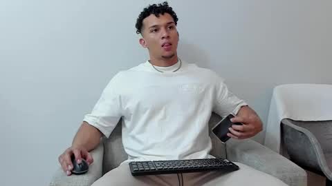 Snapshot of dominick_star chatting on February 26, 2025, 3:21 am Dominick Star online show from February 26, 2025, 3:21 am