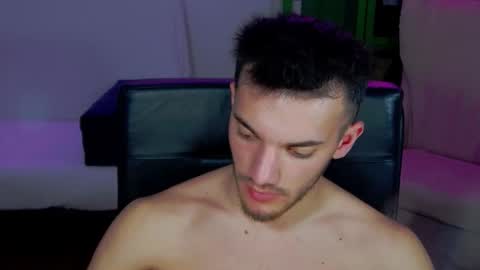 dominicvalente online show from November 17, 2025, 9:42 pm