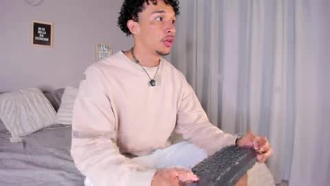 Snapshot of dominik_drake chatting on April 7, 2026, 12:27 pm Dominik Drake online show from April 7, 2026, 12:27 pm