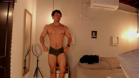 Snapshot of dominik_drake chatting on May 8, 2026, 12:54 pm Dominik Drake online show from May 8, 2026, 12:54 pm