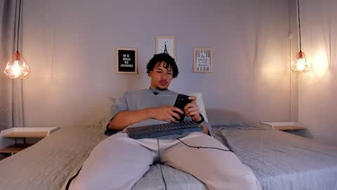 Snapshot of dominik_drake chatting on May 20, 2026, 12:00 pm Dominik Drake online show from May 20, 2026, 12:00 pm
