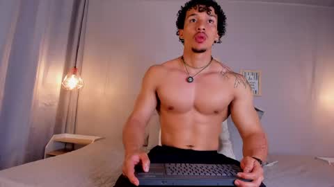 Snapshot of dominik_drake chatting on May 22, 2026, 2:08 am Dominik Drake online show from May 22, 2026, 2:08 am