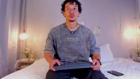 Snapshot of dominik_drake chatting on June 2, 2026, 12:40 pm Dominik Drake online show from June 2, 2026, 12:40 pm