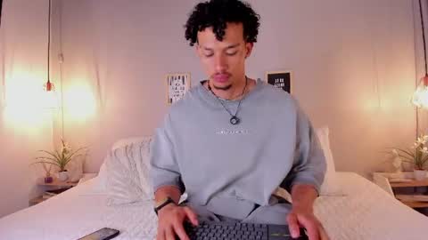 Snapshot of dominik_drake chatting on June 18, 2026, 12:20 pm Dominik Drake online show from June 18, 2026, 12:20 pm