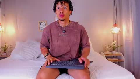 Snapshot of dominik_drake chatting on July 7, 2026, 12:20 pm Dominik Drake online show from July 7, 2026, 12:20 pm