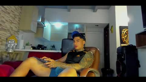 Only fans Ronnie col---InstaRonniecolleman  online show from October 15, 2025, 2:22 am