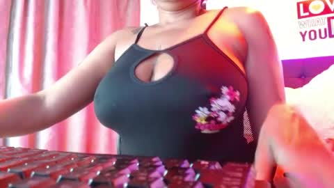 Snapshot of domink_gilr chatting on May 24, 2026, 8:41 am D O M I N K online show from May 24, 2026, 8:41 am