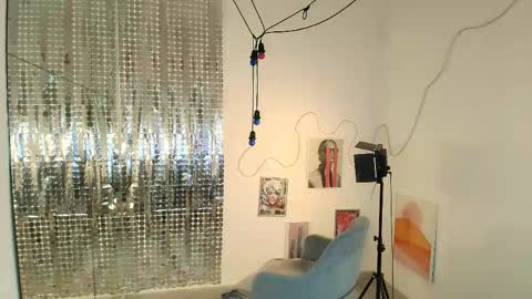 dona11a online show from April 21, 2026, 2:51 am