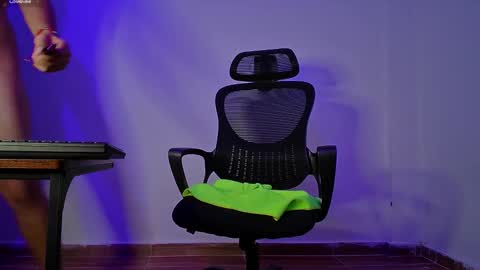 Donat Independent Model online show from February 7, 2025, 4:56 pm