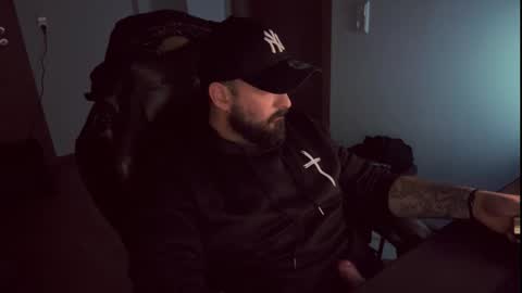 donchriiis online show from February 10, 2026, 2:59 am