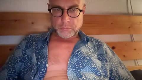 dondadel online show from August 4, 2026, 6:54 pm