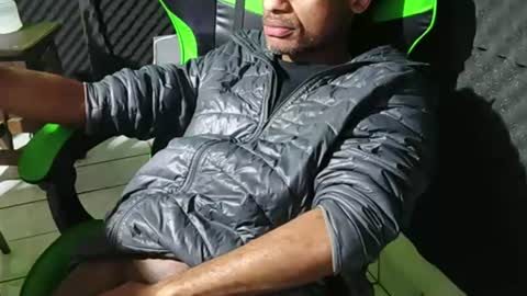 dondiego5511 online show from June 18, 2026, 12:11 am