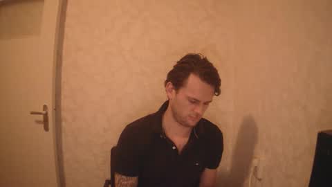 Snapshot of donn053 chatting on April 16, 2026, 10:34 pm Papi online show from April 16, 2026, 10:34 pm