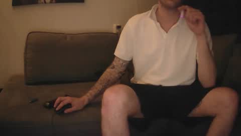 Snapshot of donn053 chatting on May 16, 2026, 12:51 am Papi online show from May 16, 2026, 12:51 am