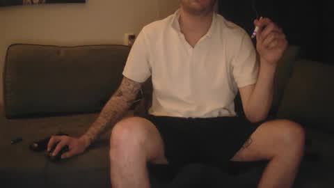 Snapshot of donn053 chatting on May 16, 2026, 1:02 am Papi online show from May 16, 2026, 1:02 am