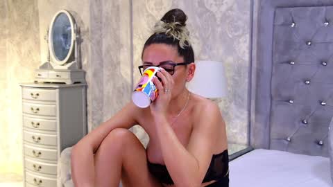 Donna online show from February 7, 2025, 11:34 pm