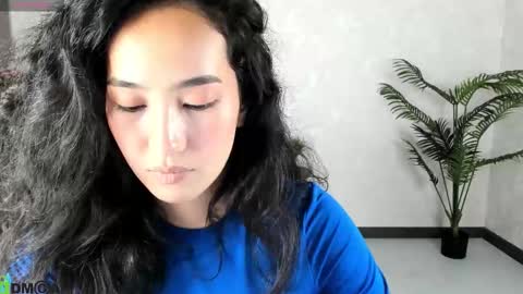 Snapshot of donnaa_drew chatting on September 12, 2025, 8:58 am Aura online show from September 12, 2025, 8:58 am